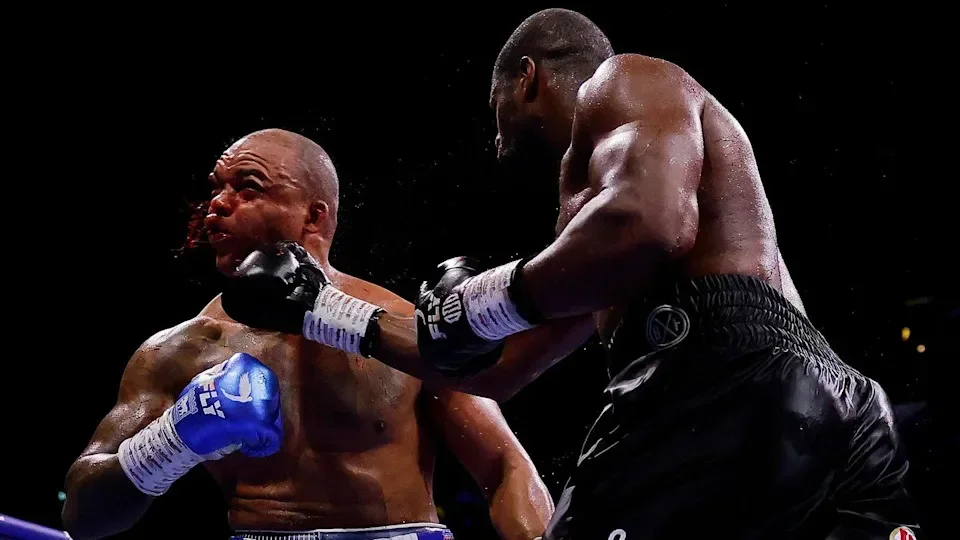 Daniel Dubois lands a punch on a bloody Fabio Wardley